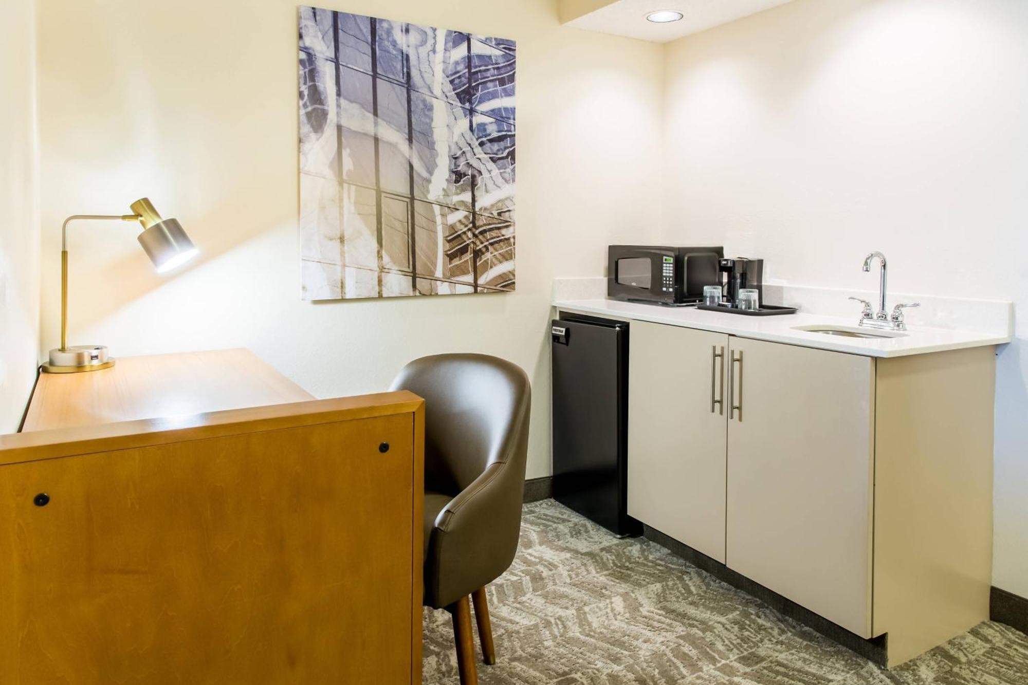 Hotel Springhill By Marriott Brookhollow 3*