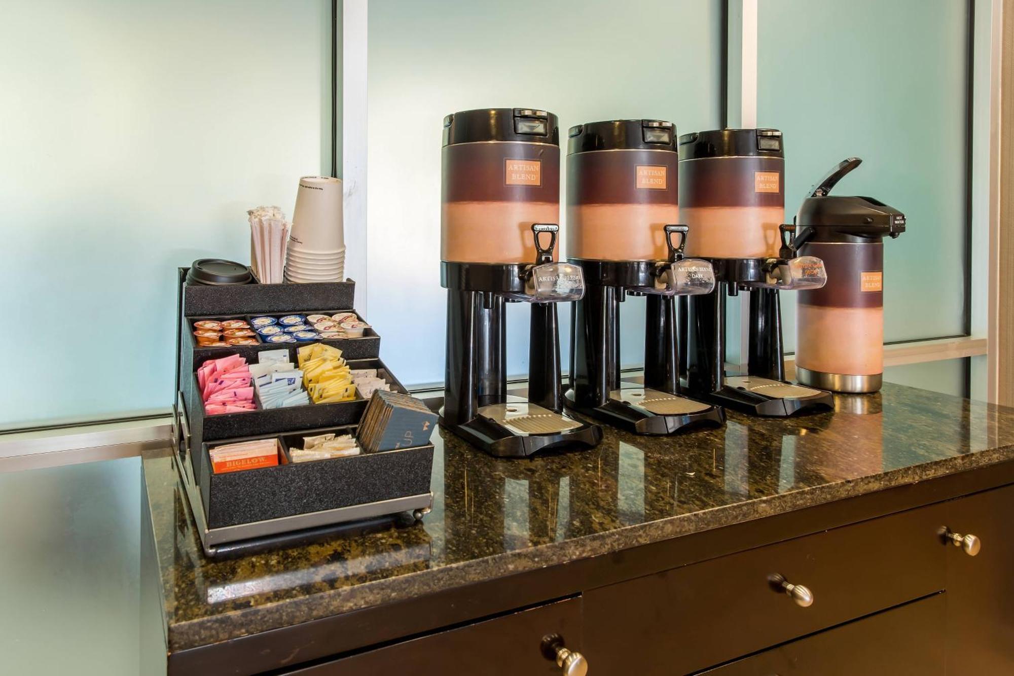 Springhill By Marriott Brookhollow Hotel 3*